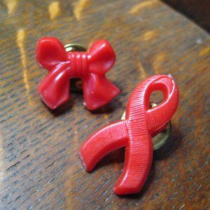 ❤️ Red Awareness Bow & Ribbon Vintage Lapel Pins